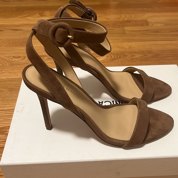 New In Box Veronica Beard Darcelle Ankle Strap Sandal Size 8. - Picture 3 of 12